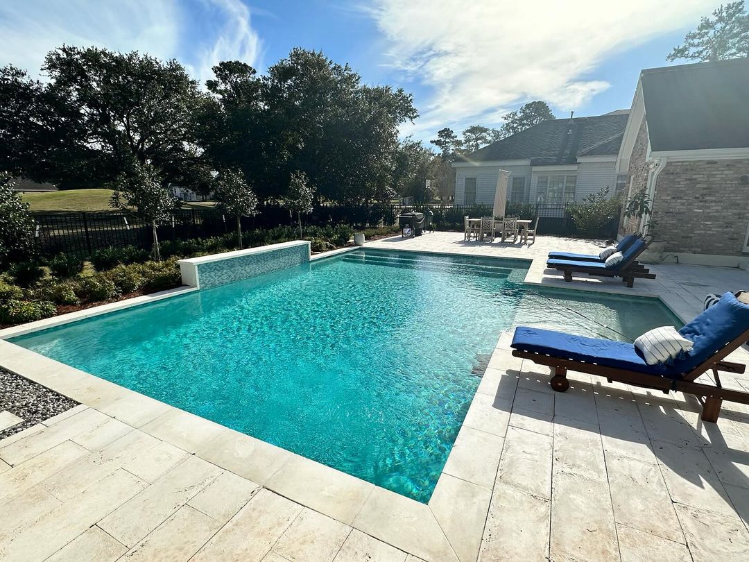 Compact Backyard Pool - Baker, LA